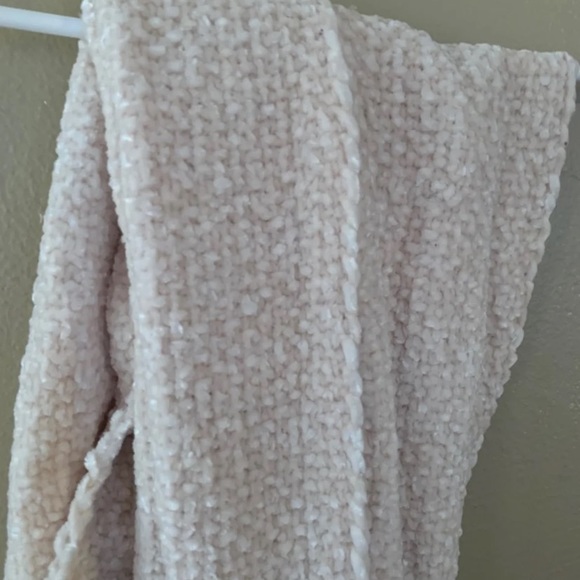 H&M Scarf - Picture 5 of 5